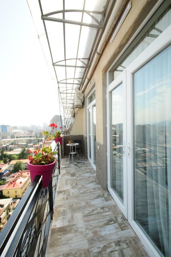 Apartments With A View Of The Trinity Holy Batumi Luaran gambar