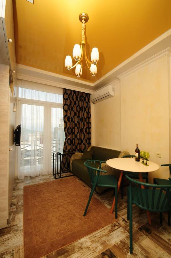 Apartments With A View Of The Trinity Holy Batumi Luaran gambar