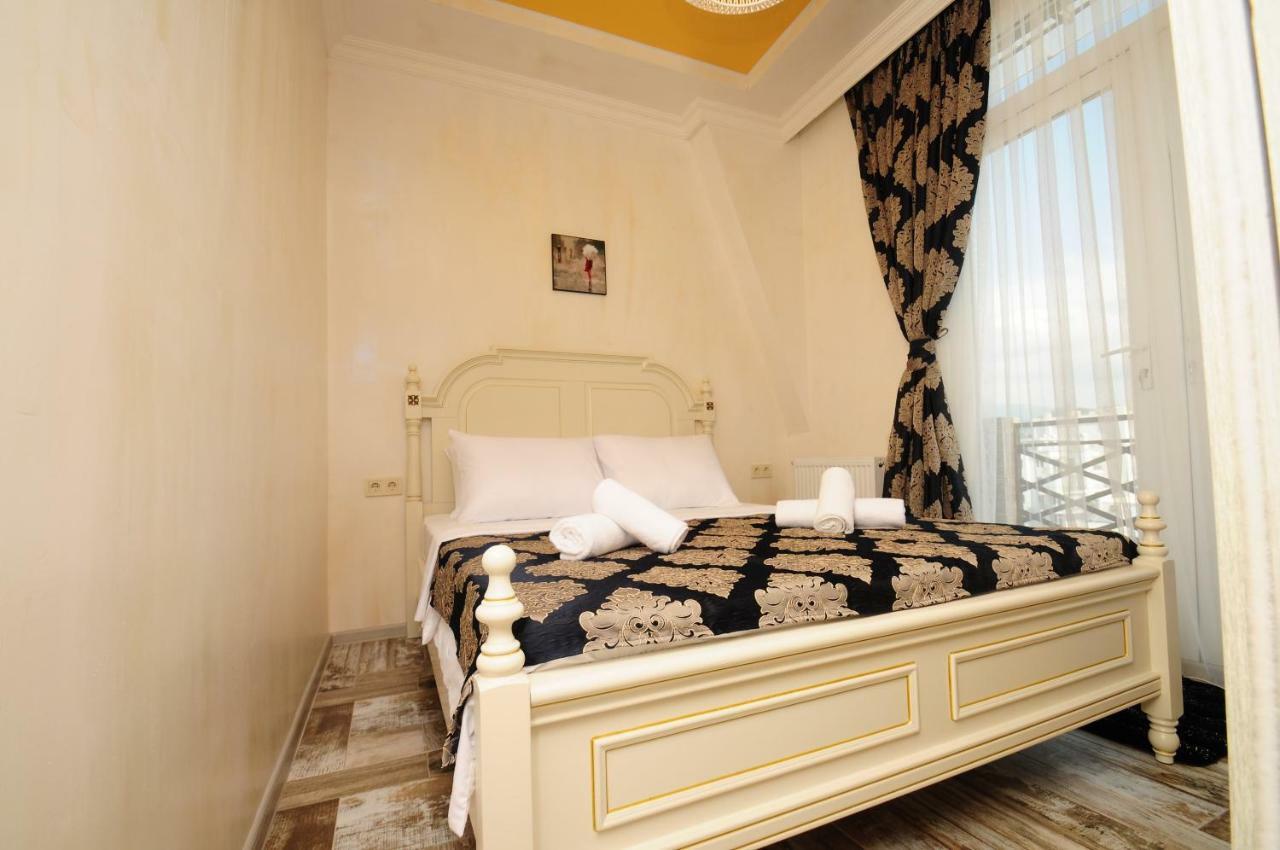 Apartments With A View Of The Trinity Holy Batumi Luaran gambar