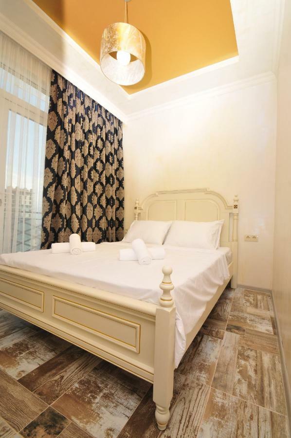 Apartments With A View Of The Trinity Holy Batumi Luaran gambar